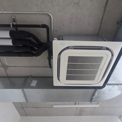 Cassette climatisation plafond — Bureau Genève